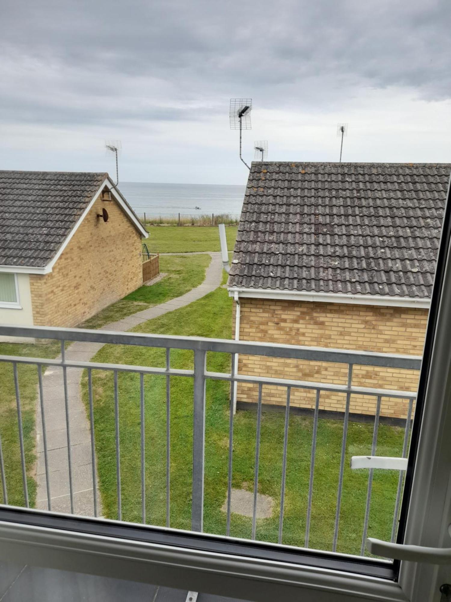 Clifftop Villa 47 Corton  Exterior photo